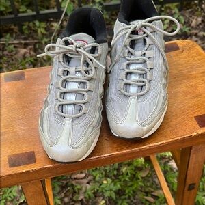 Nike Gray Sneakers with Supportive Midsole